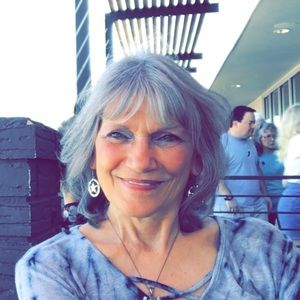 Meet your Posher, Lesley